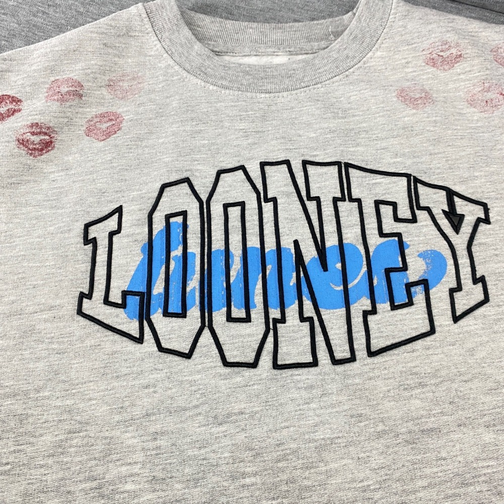 Looney Tunes Bugs Bunny Thats All Folks Sweatshirt Gray‎ Size M Kiss Print - Picture 2 of 8